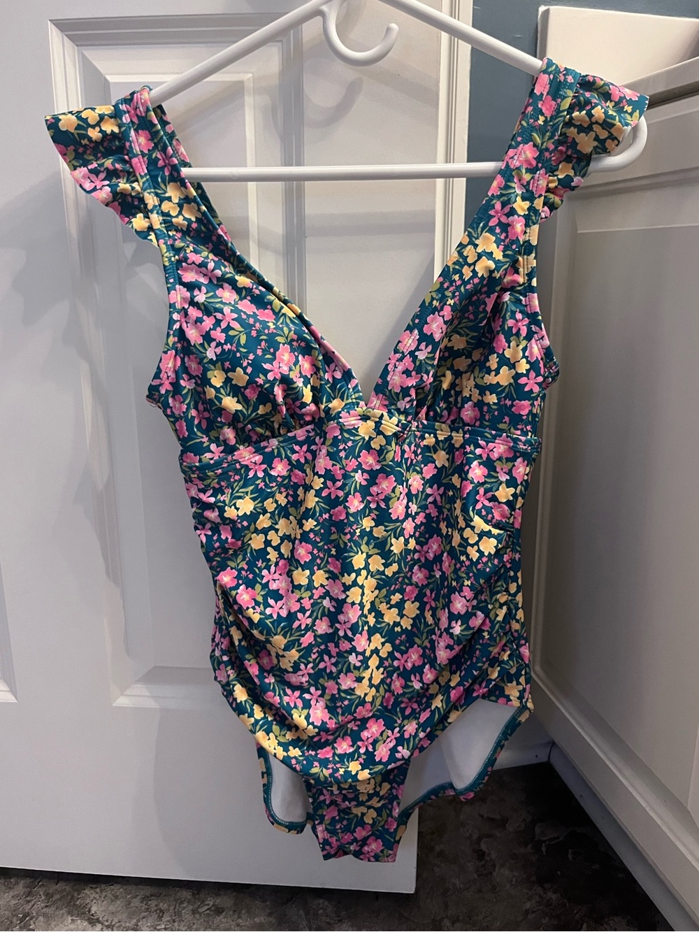 Women’s Kona Sol one-piece swimsuit, size M
